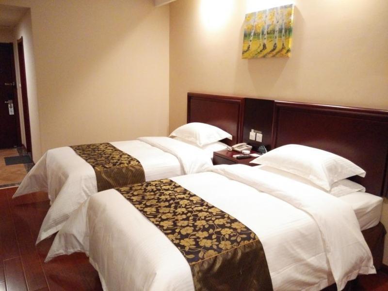 Greentree Inn Henan Qinyang Middle Huaifu Road Express Hotel Екстер'єр фото